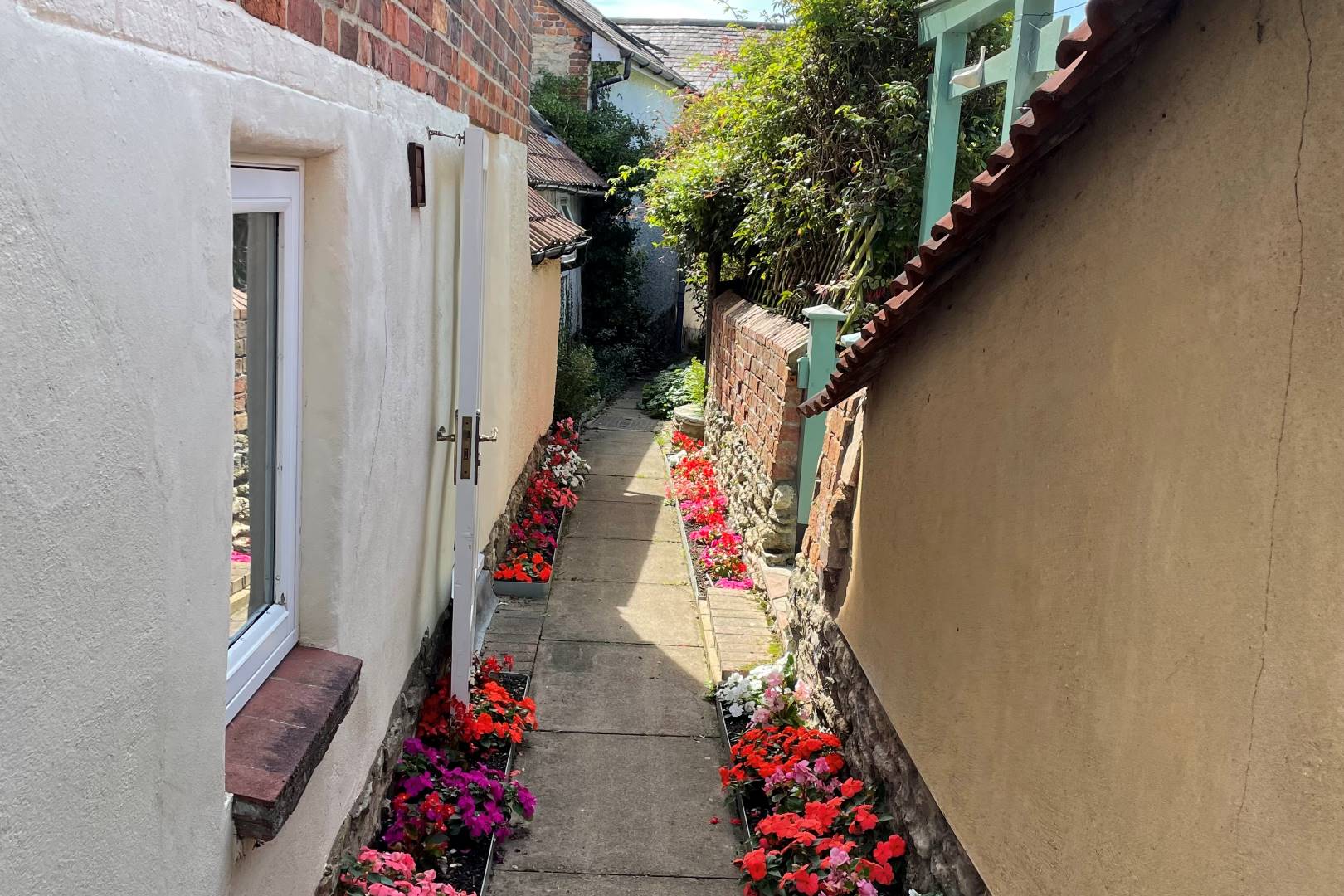 Fort Cottage, 16 Fort End, Haddenham, Aylesbury, HP17 8EJ