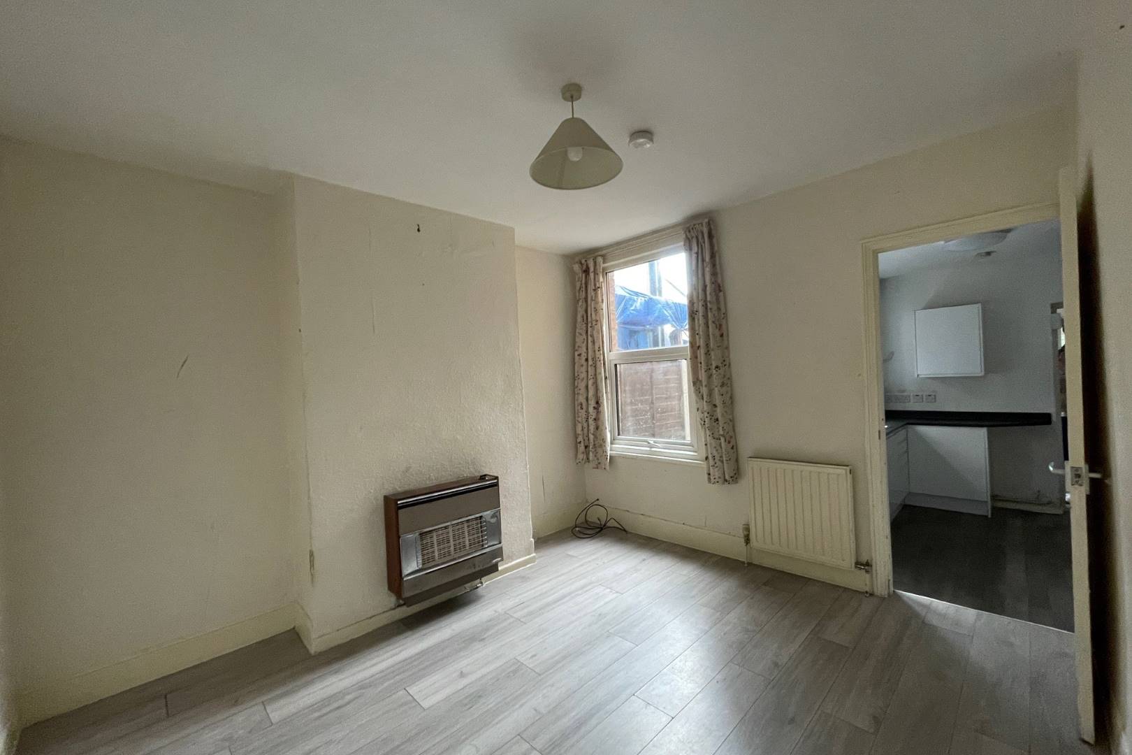 107 Newnham Avenue, Bedford, MK41 9QA