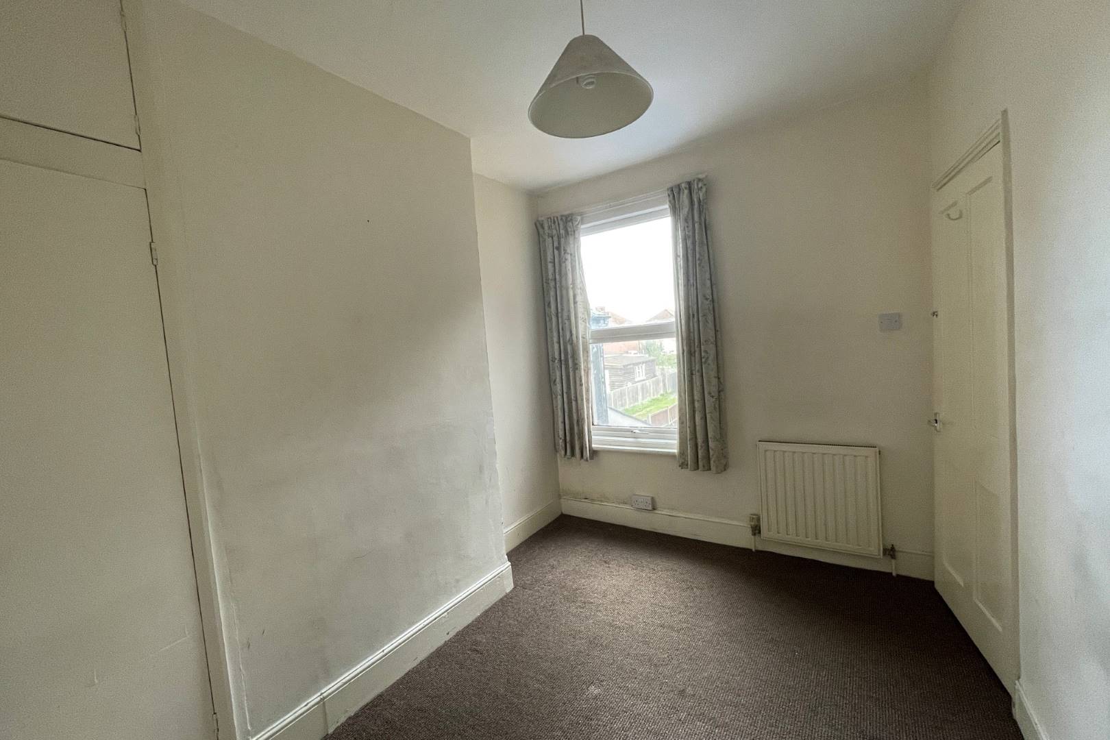 107 Newnham Avenue, Bedford, MK41 9QA