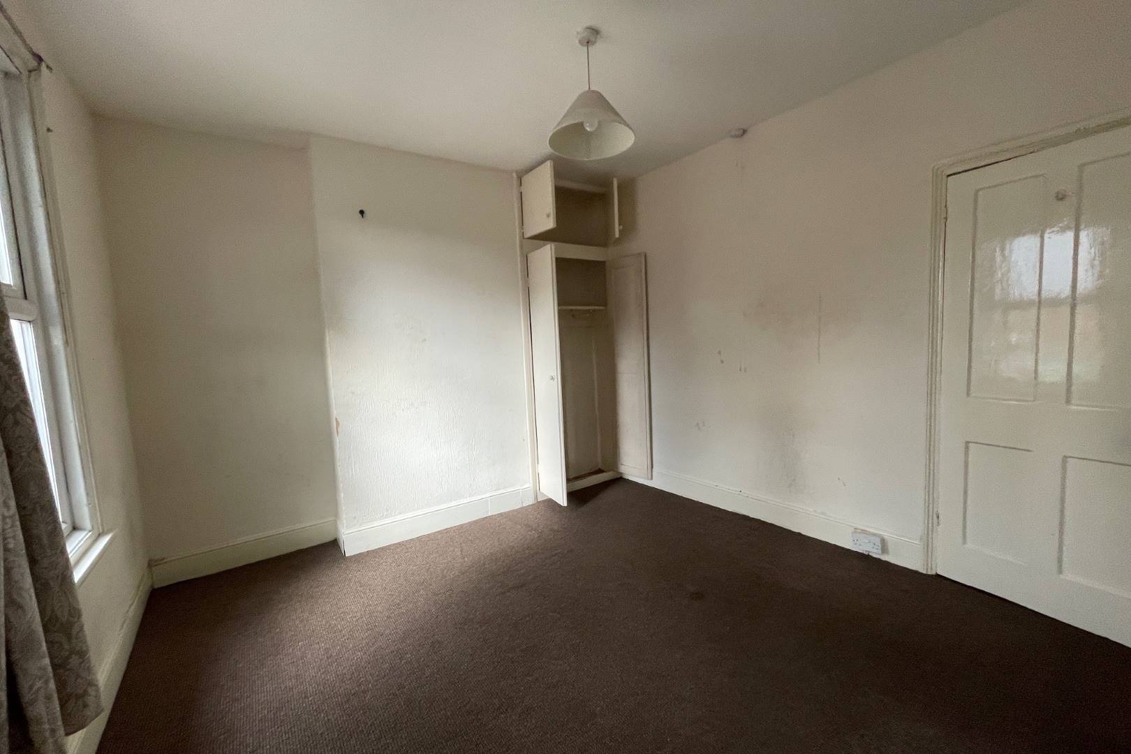 107 Newnham Avenue, Bedford, MK41 9QA