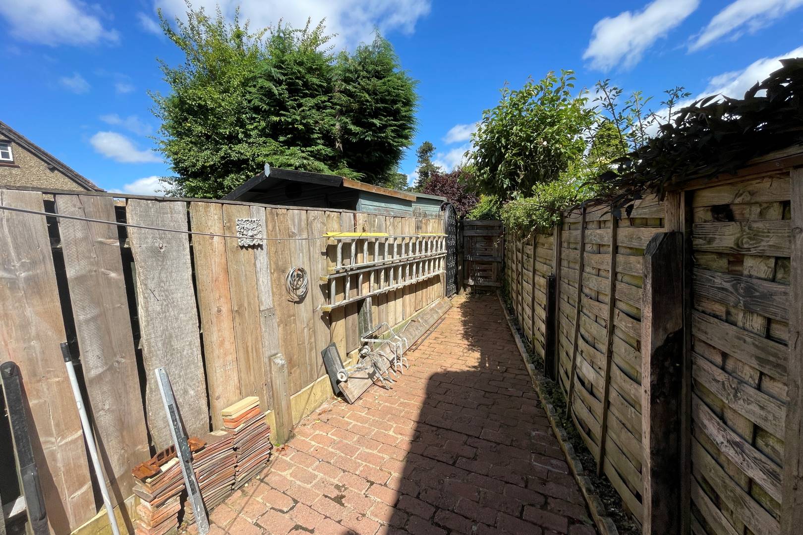 83 High Street, Bovingdon, Hemel Hempstead, HP3 0HP