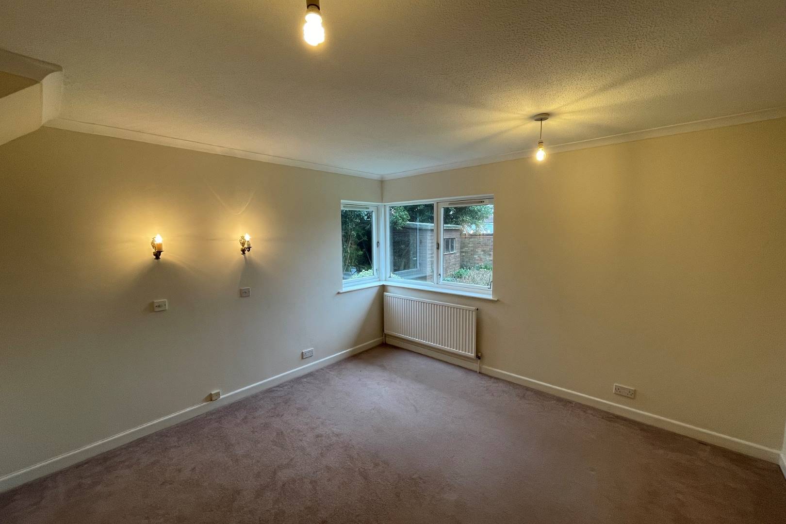 Little Hamilton, 6A West Street, Buckingham, MK18 1HL