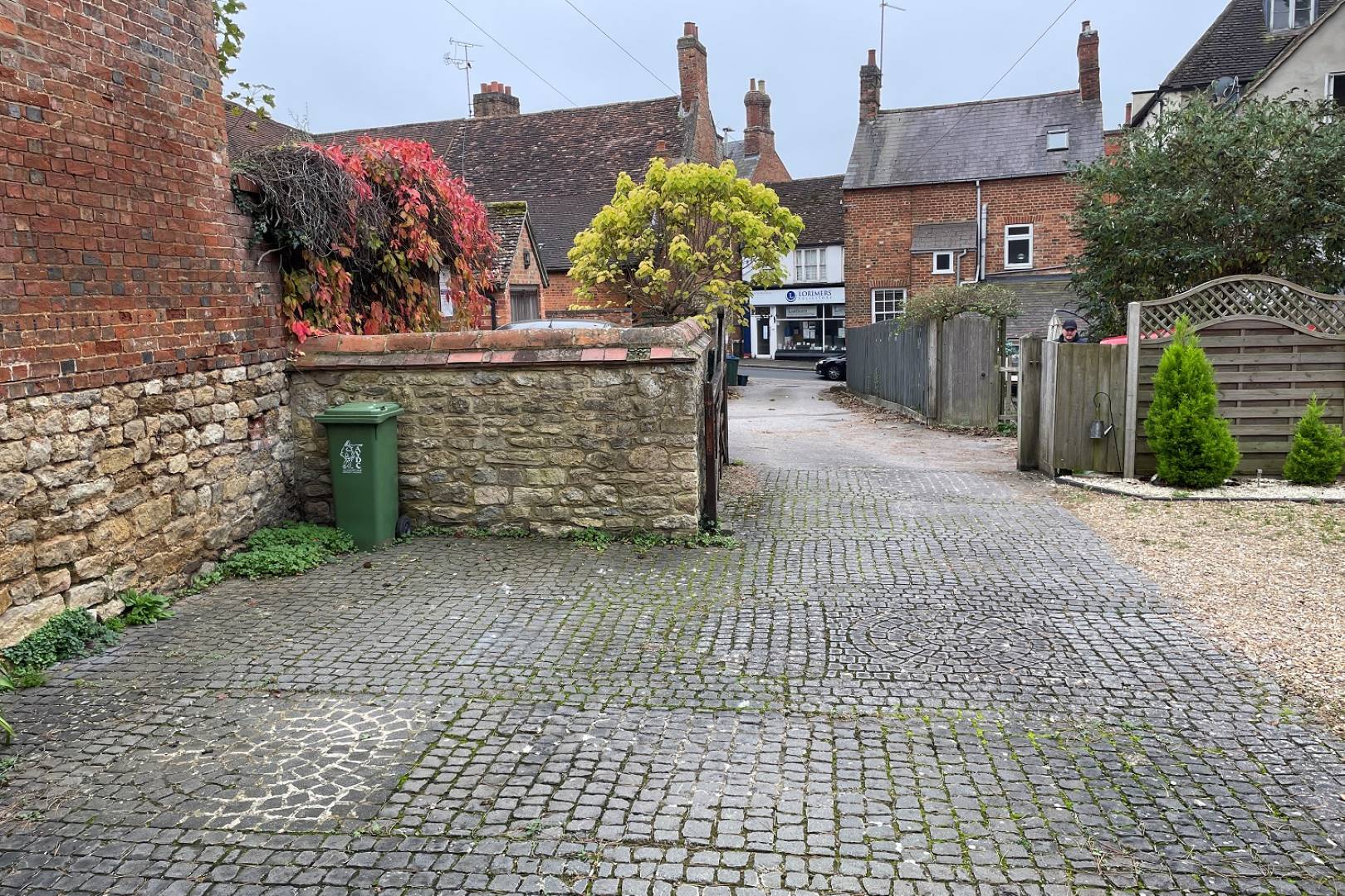 Little Hamilton, 6A West Street, Buckingham, MK18 1HL