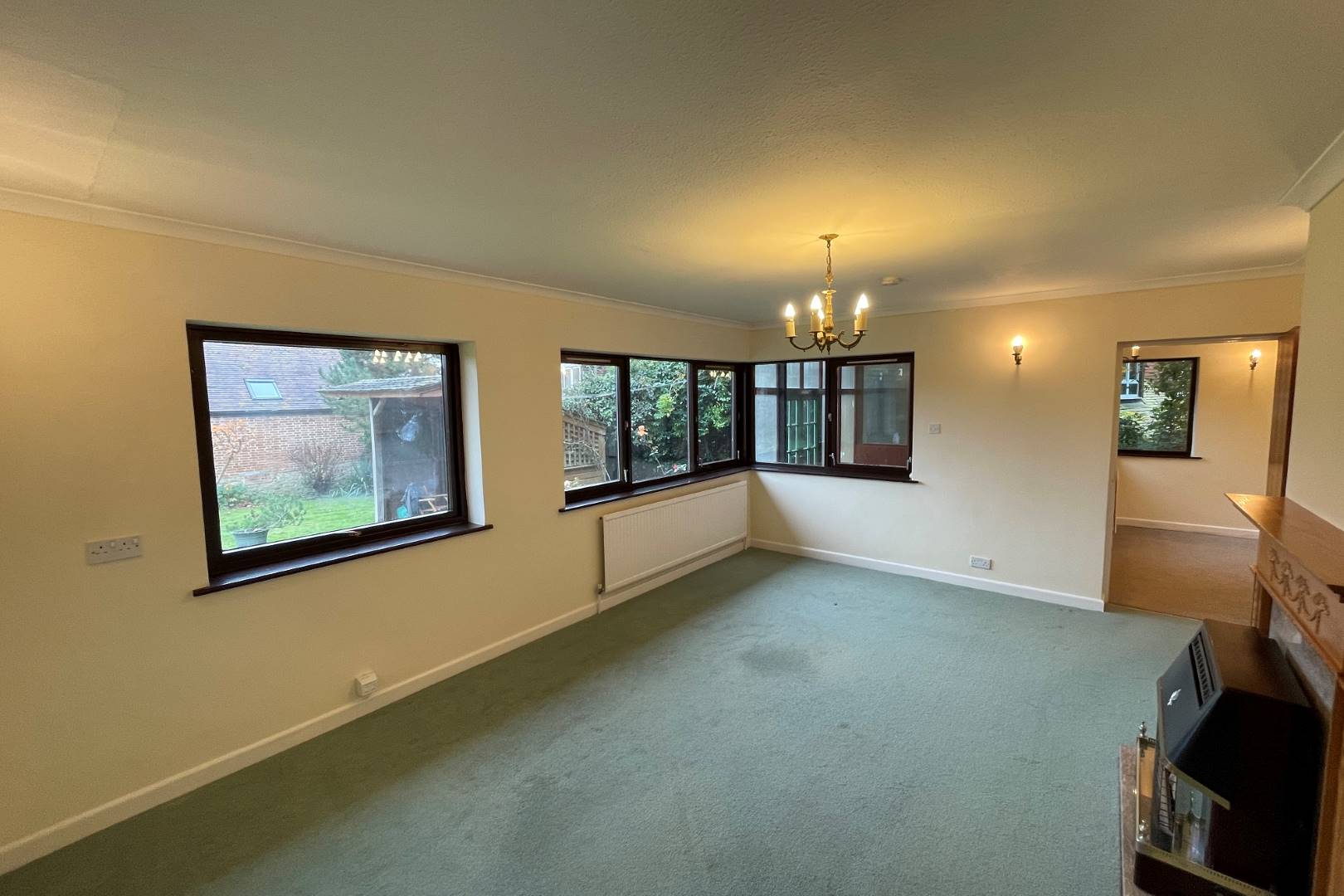 Little Hamilton, 6A West Street, Buckingham, MK18 1HL