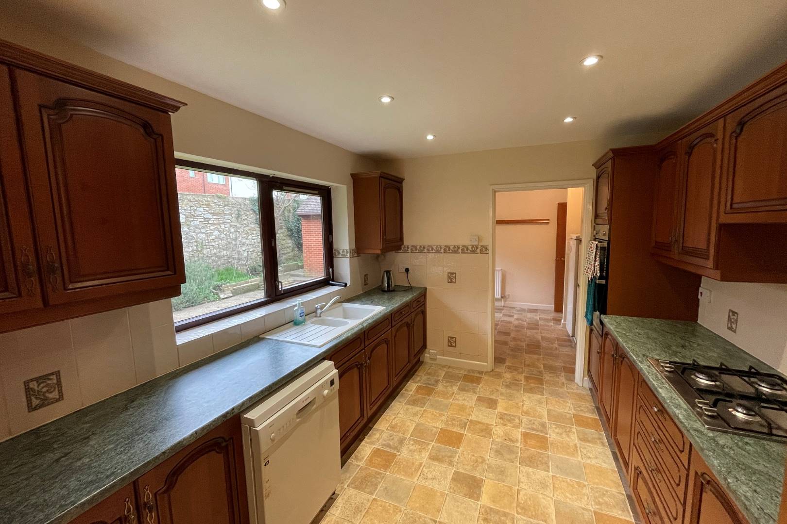 Little Hamilton, 6A West Street, Buckingham, MK18 1HL