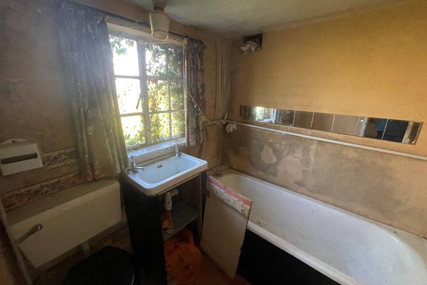 Warwick Cottage, 14-16 Silver Street, Stevington, Bedford, MK43 7QP