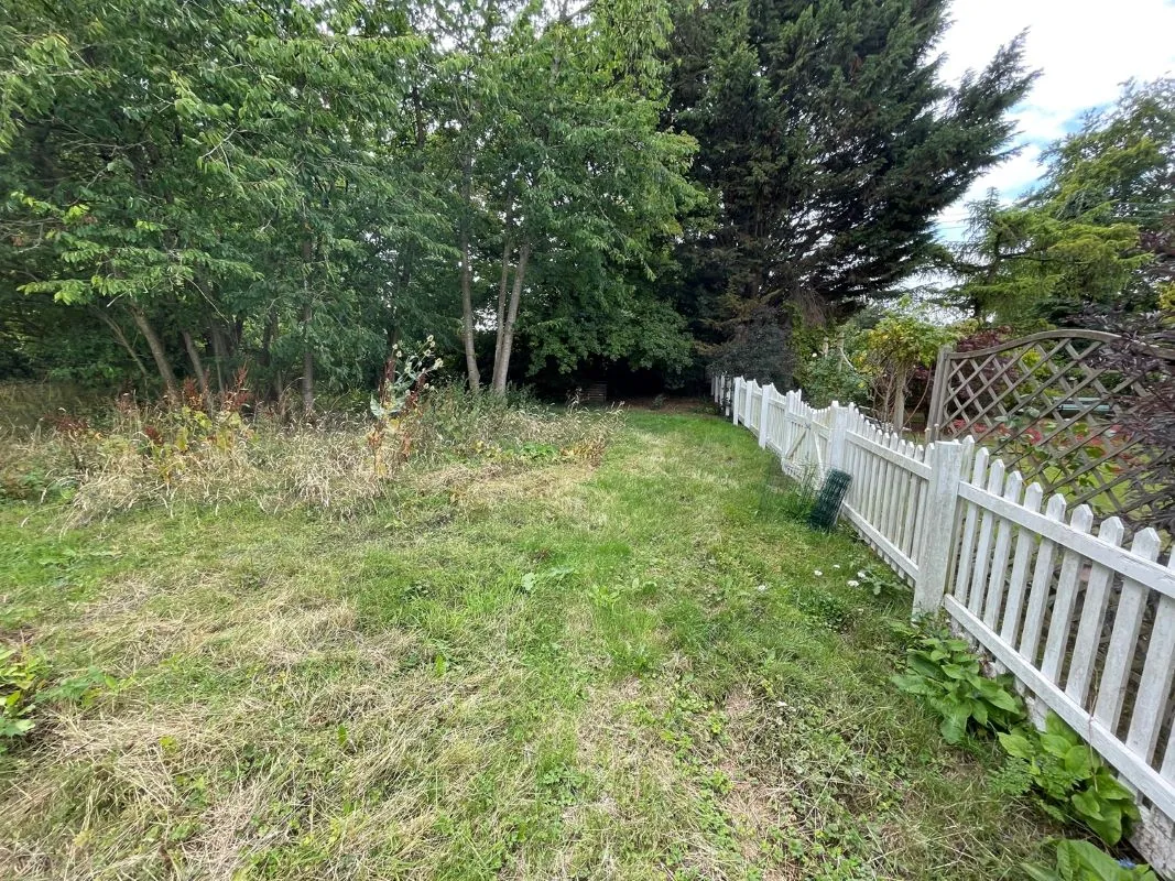 Plot 1 adjacent to 120 Chalkshire Road, Butlers Cross, Buckinghamshire, HP17 0TJ