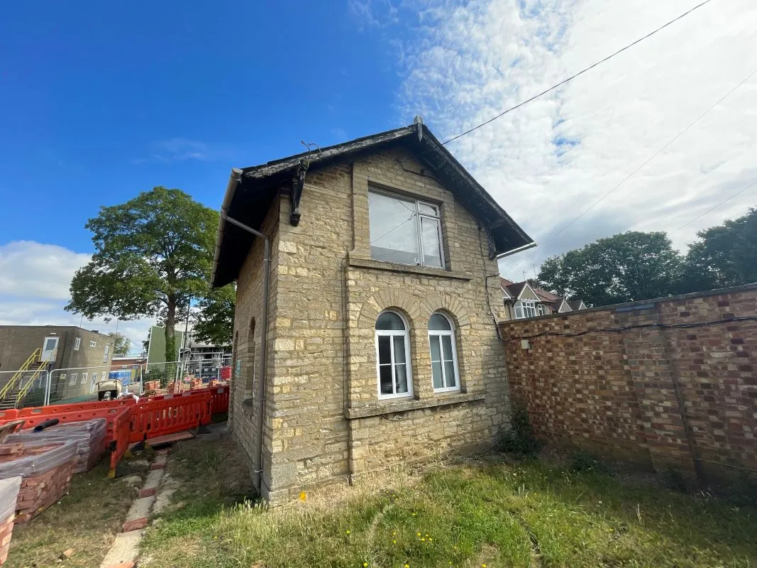 The Gate House, Irchester Road, Wollaston, Northamptonshire, NN29 7RW