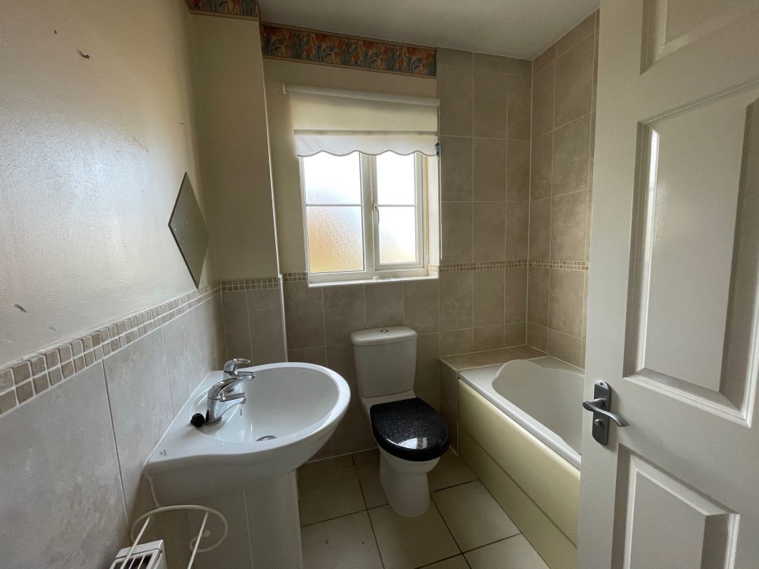 1 Swallow Close, Wellingborough, Northamptonshire, NN8 4BY