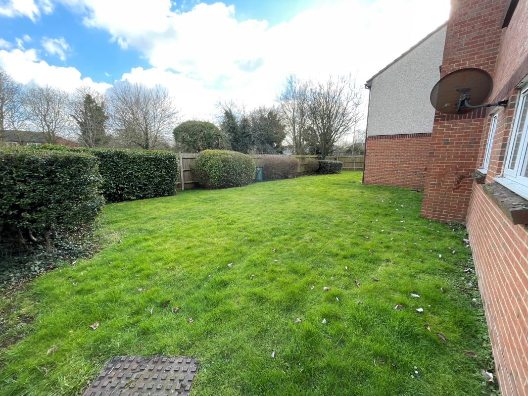 66 Knowles Close, West Drayton, Middlesex, UB7 8LZ