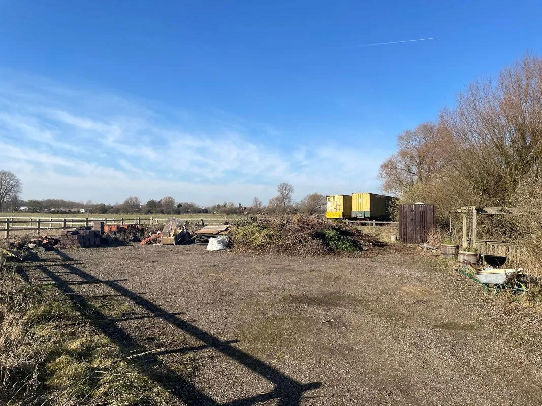 Willow Farm Fishing Lake, Bedford Road, Sandy, Bedfordshire, SG19 1ND