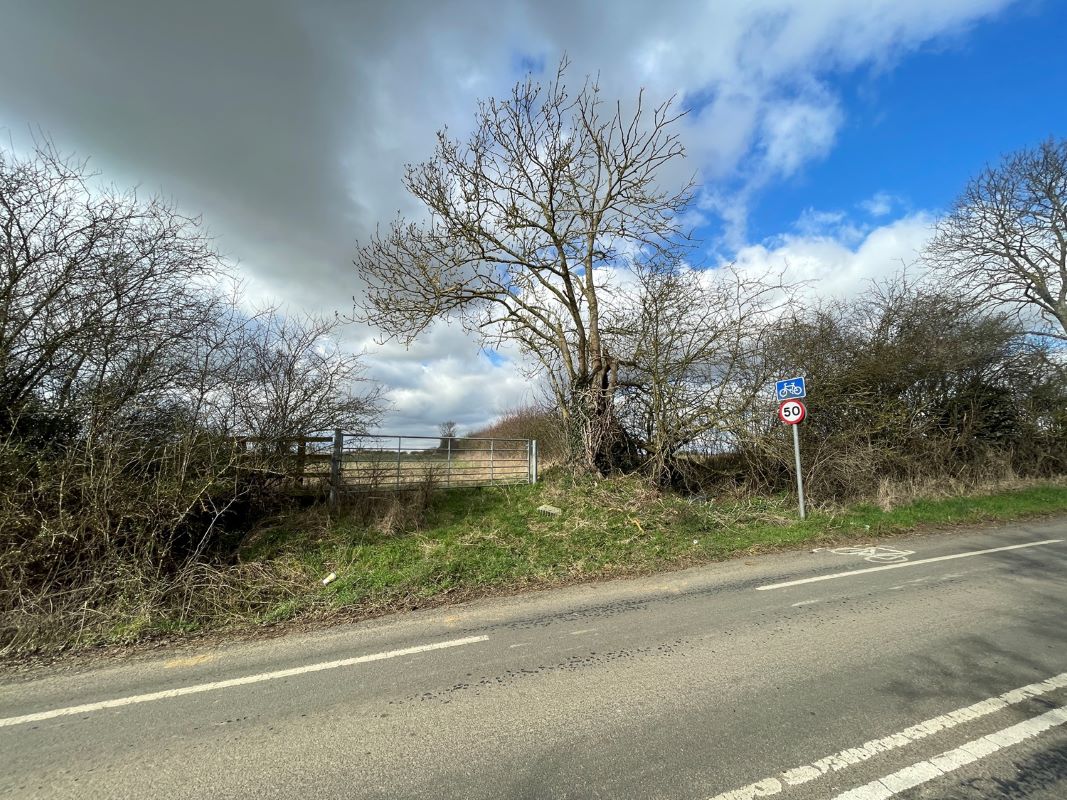 Cold Harbour Field, High Street, Sherington, Buckinghamshire, MK16 9QP