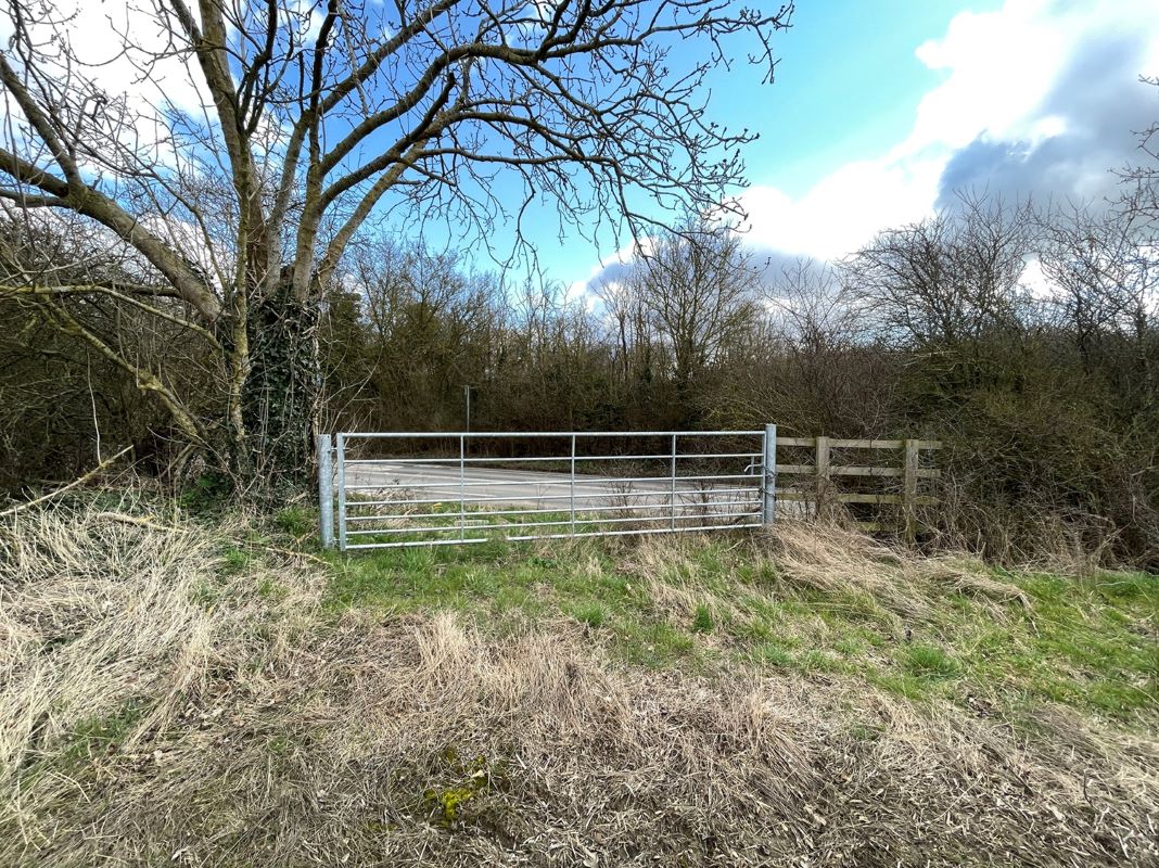Cold Harbour Field, High Street, Sherington, Buckinghamshire, MK16 9QP