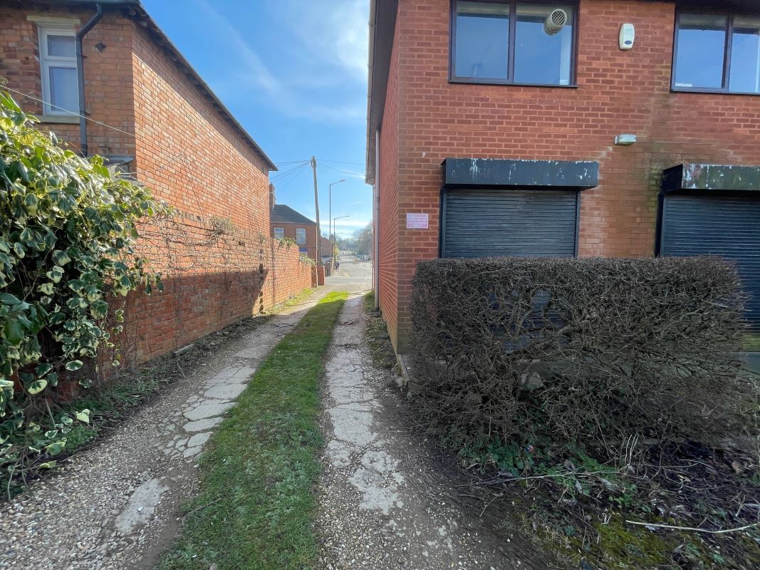112 Newport Road, New Bradwell, Milton Keynes, MK13 0AA