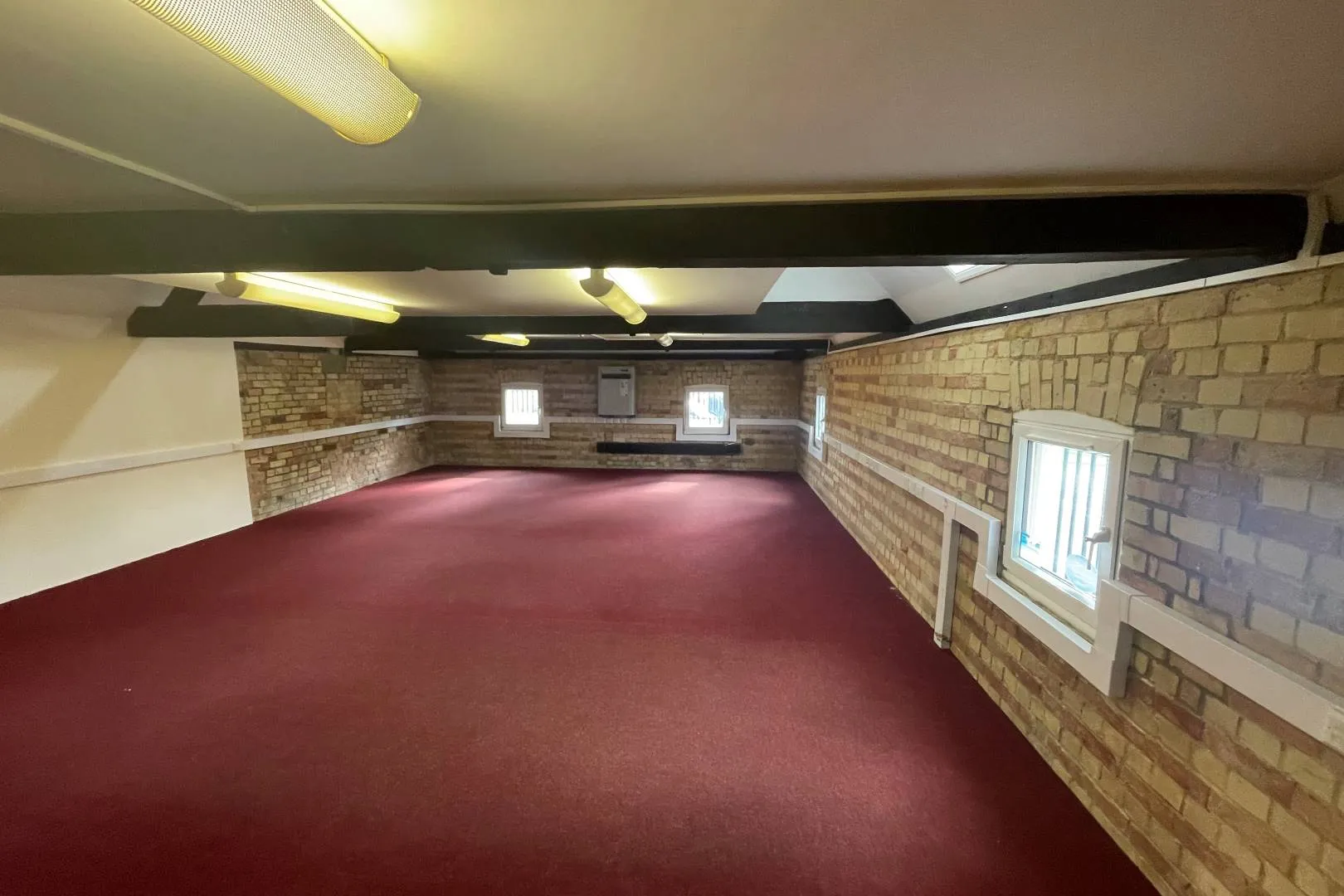 Unit 5 Brewers Yard, Ivel Road, Shefford, SG17 5GY