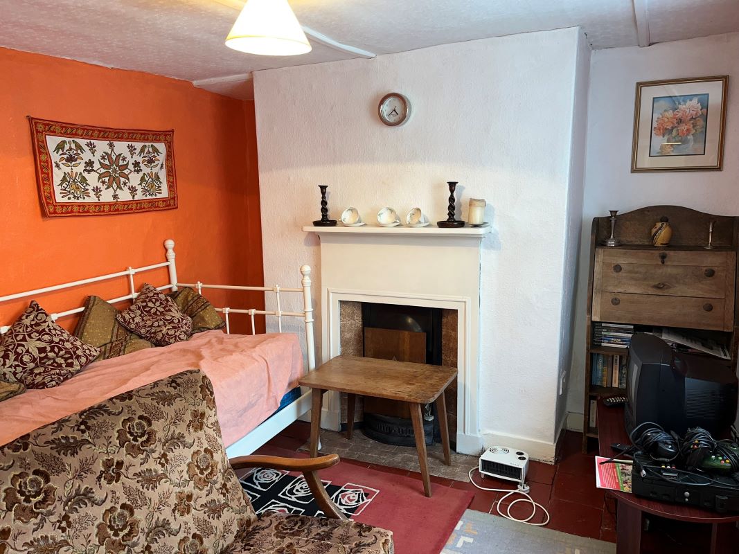 11 Waterfall Street, Llanrhaeadr Ym Mochnant, Powys, Wales, SY10 0JX