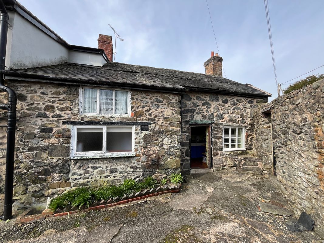 11 Waterfall Street, Llanrhaeadr Ym Mochnant, Powys, Wales, SY10 0JX