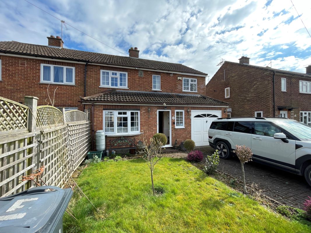 41 Brays Meadow, Hyde Heath, Buckinghamshire, HP6 5RY