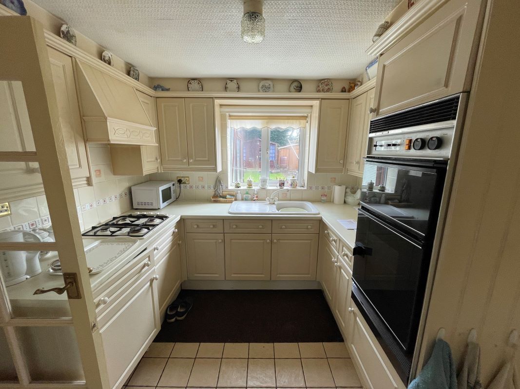 41 Brays Meadow, Hyde Heath, Buckinghamshire, HP6 5RY