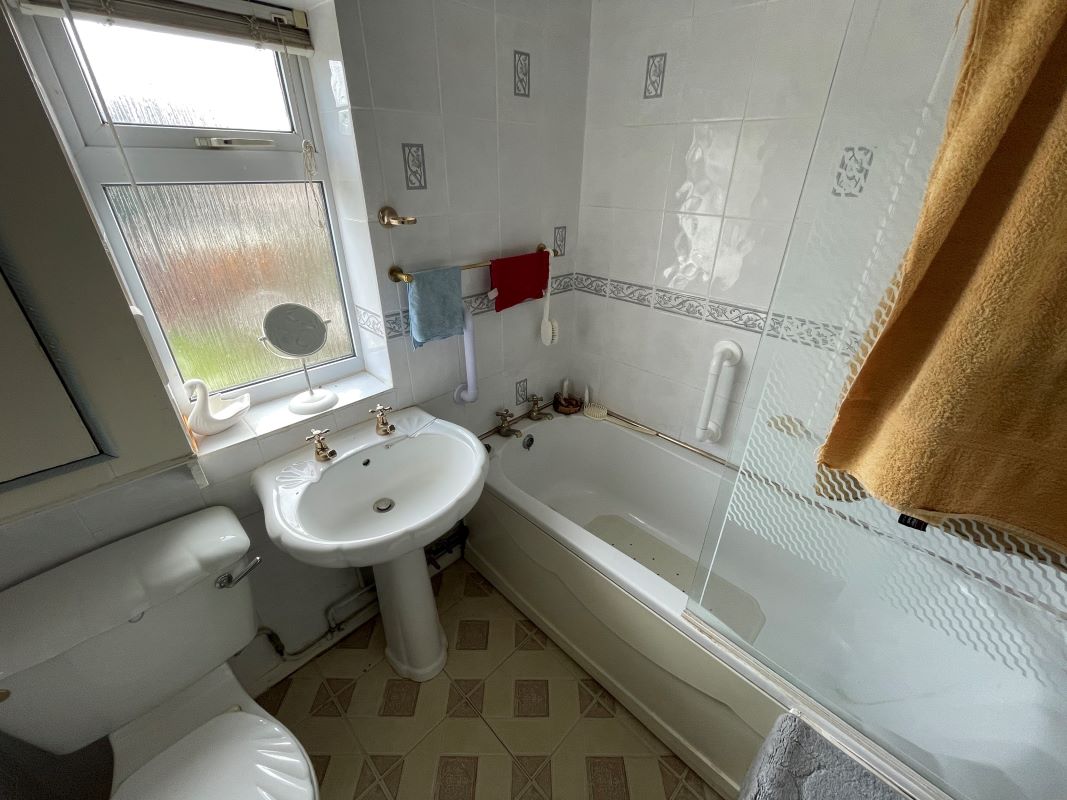 41 Brays Meadow, Hyde Heath, Buckinghamshire, HP6 5RY