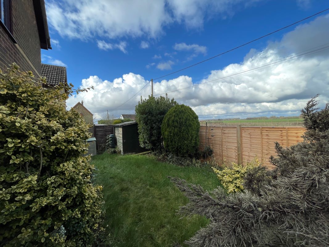 10 The Grange, Lower Caldecote, Bedfordshire, SG18 9ET