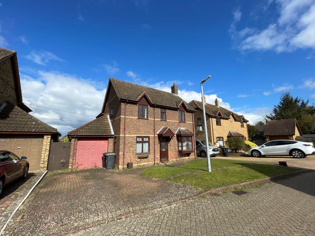 10 The Grange, Lower Caldecote, Bedfordshire, SG18 9ET