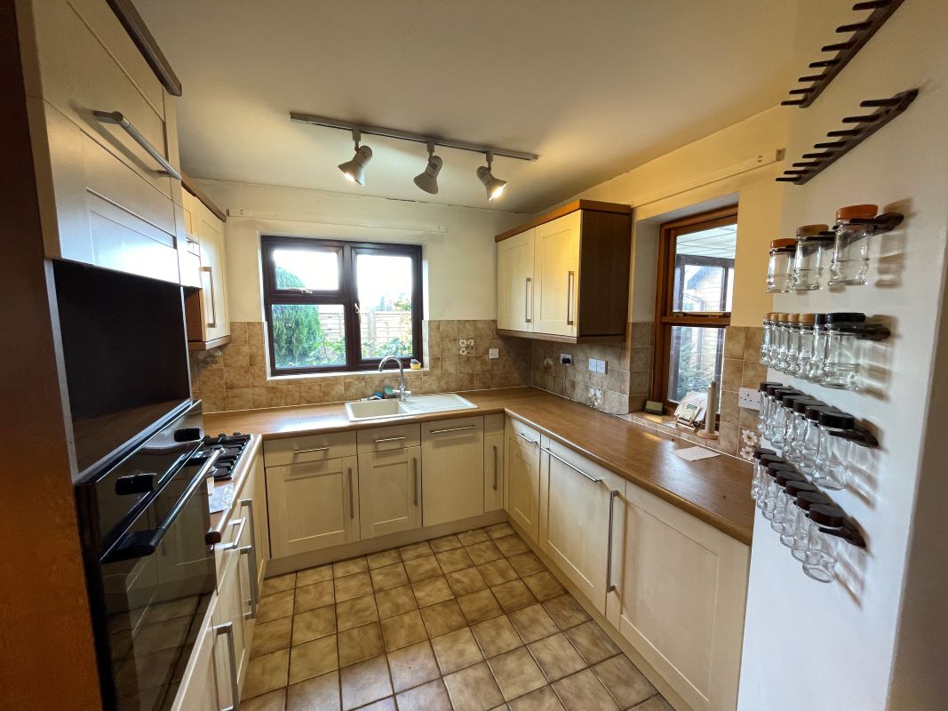 10 The Grange, Lower Caldecote, Bedfordshire, SG18 9ET