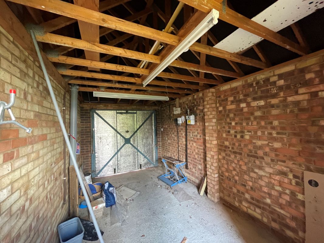 10 The Grange, Lower Caldecote, Bedfordshire, SG18 9ET