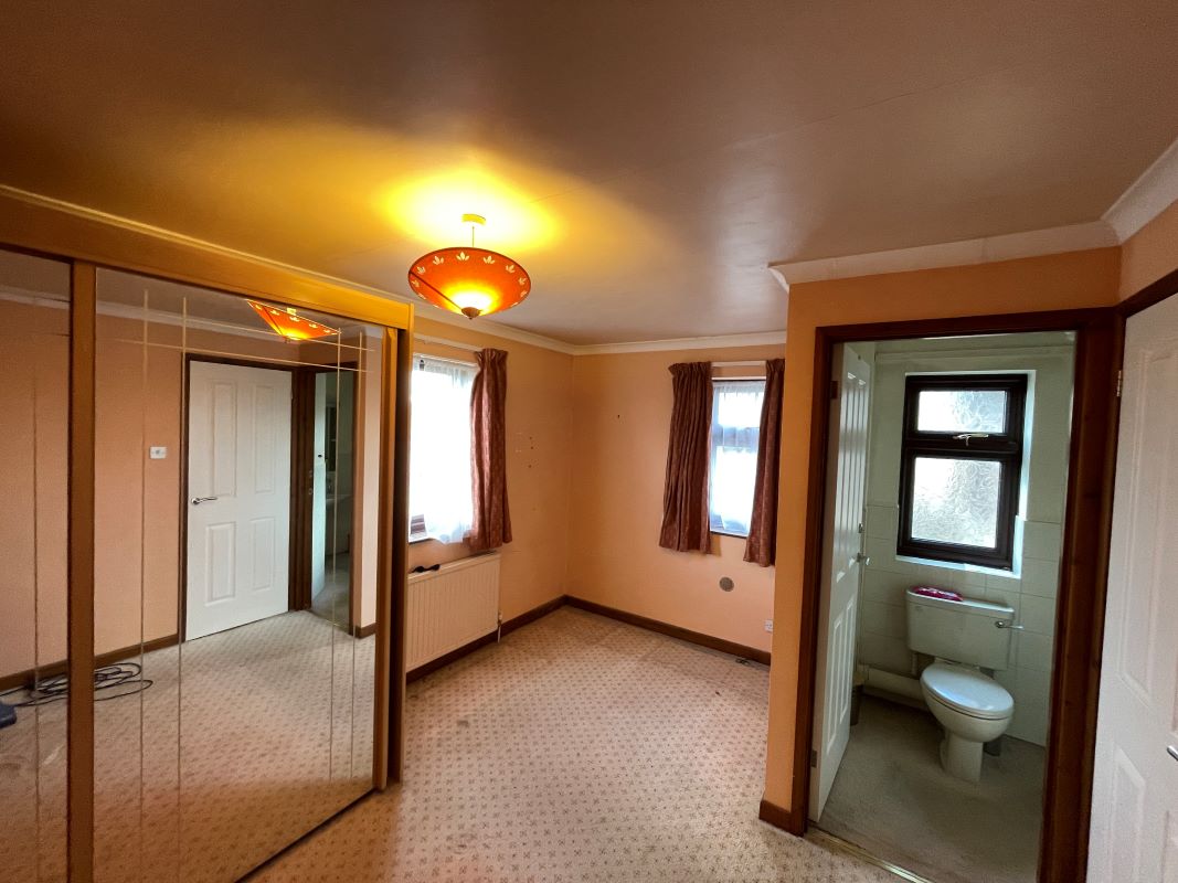 10 The Grange, Lower Caldecote, Bedfordshire, SG18 9ET