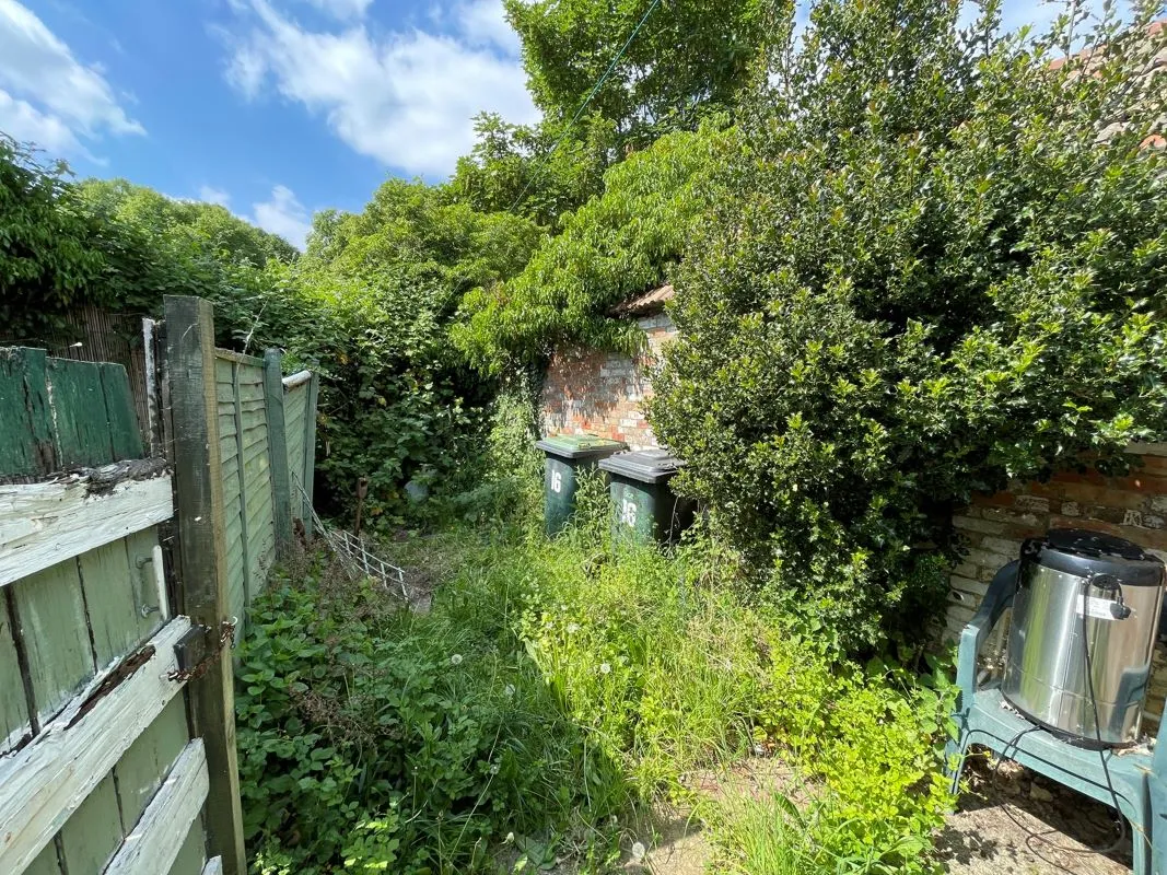 16 Ivel Road, Sandy, Bedfordshire, SG19 1AX