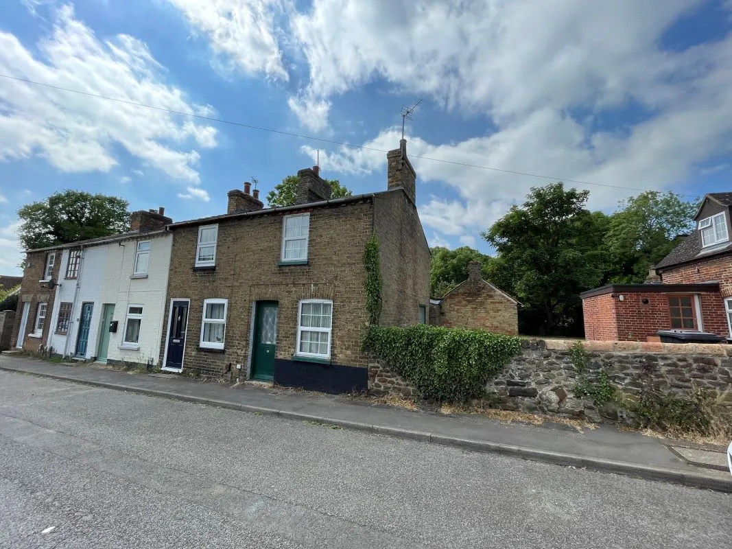 16 Ivel Road, Sandy, Bedfordshire, SG19 1AX