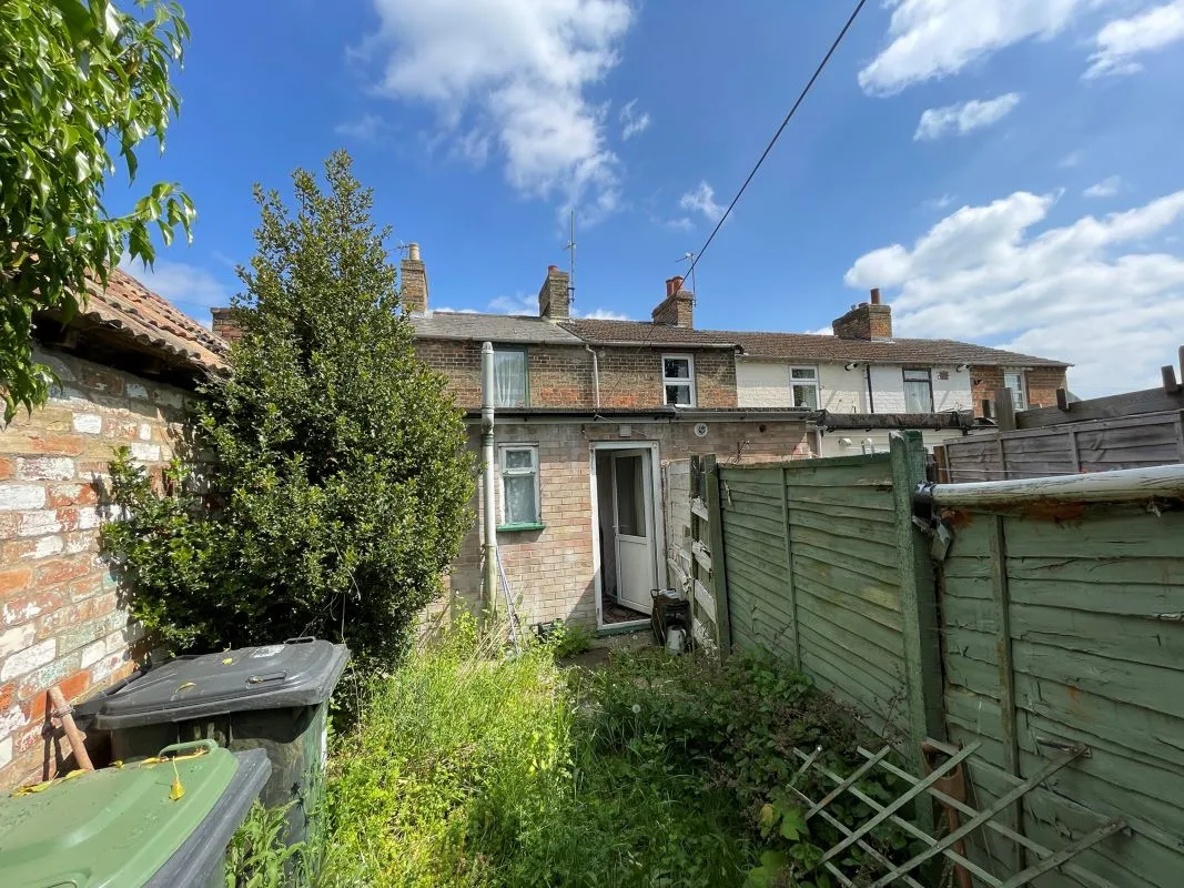 16 Ivel Road, Sandy, Bedfordshire, SG19 1AX