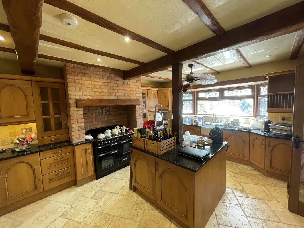 3 The Firs Wigmore Lane, Luton, Bedfordshire, LU2 8AA