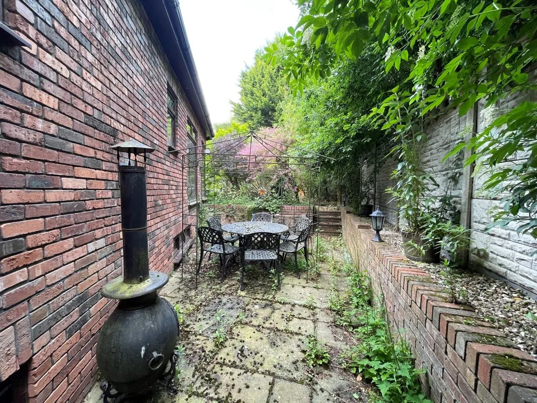 3 The Firs Wigmore Lane, Luton, Bedfordshire, LU2 8AA