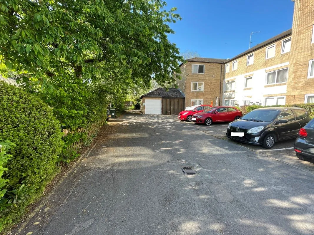 Flat 22 Homewell House, The Moors, Kidlington, Oxfordshire, OX5 2XT