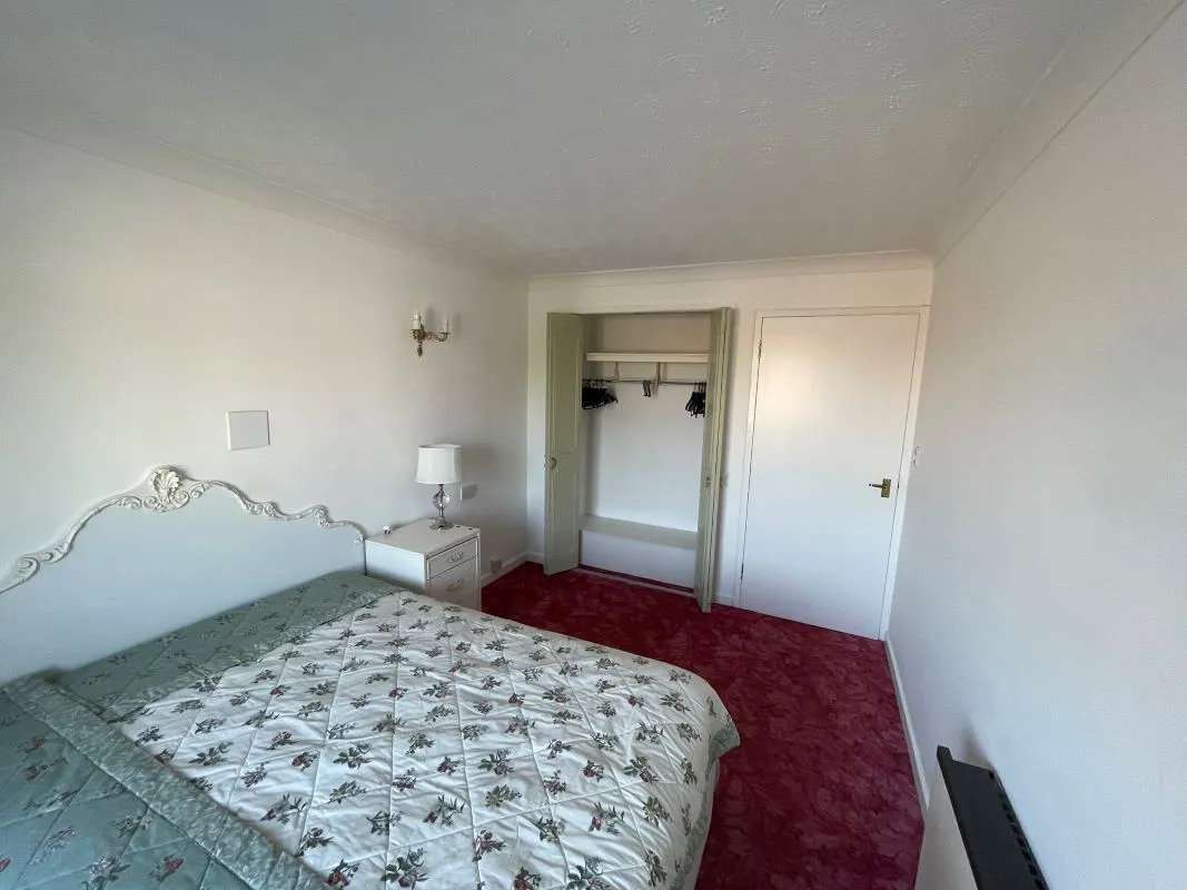 Flat 22 Homewell House, The Moors, Kidlington, Oxfordshire, OX5 2XT
