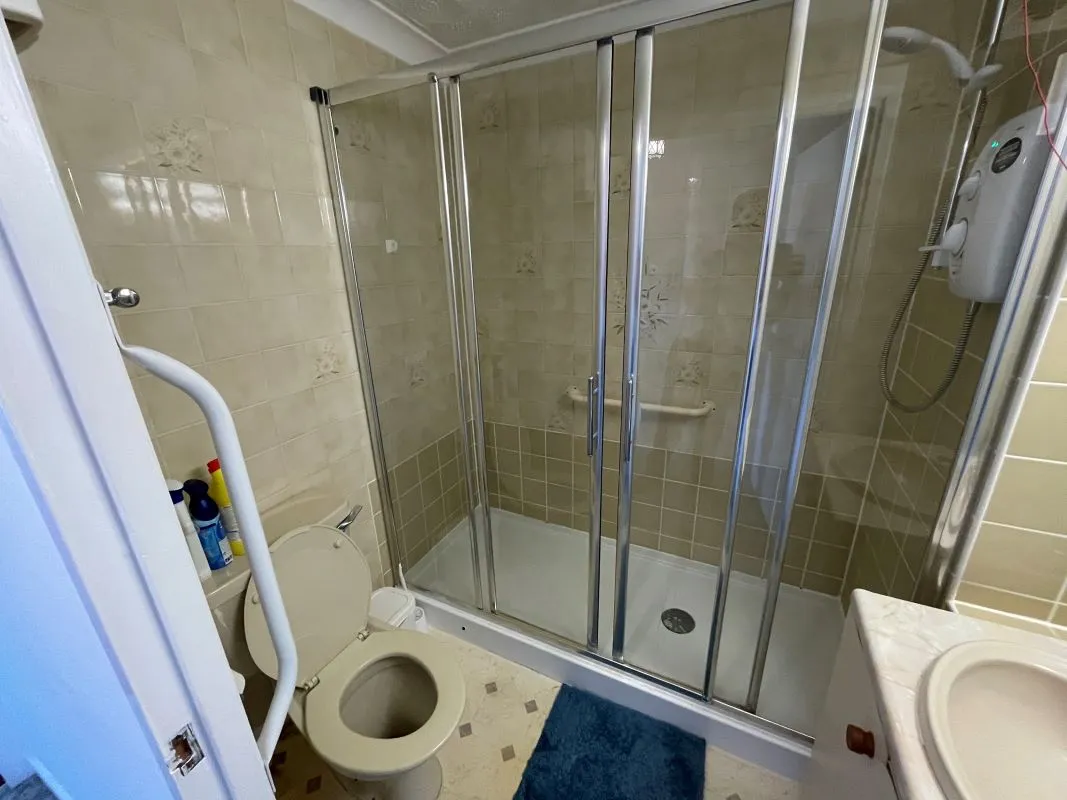 Flat 22 Homewell House, The Moors, Kidlington, Oxfordshire, OX5 2XT