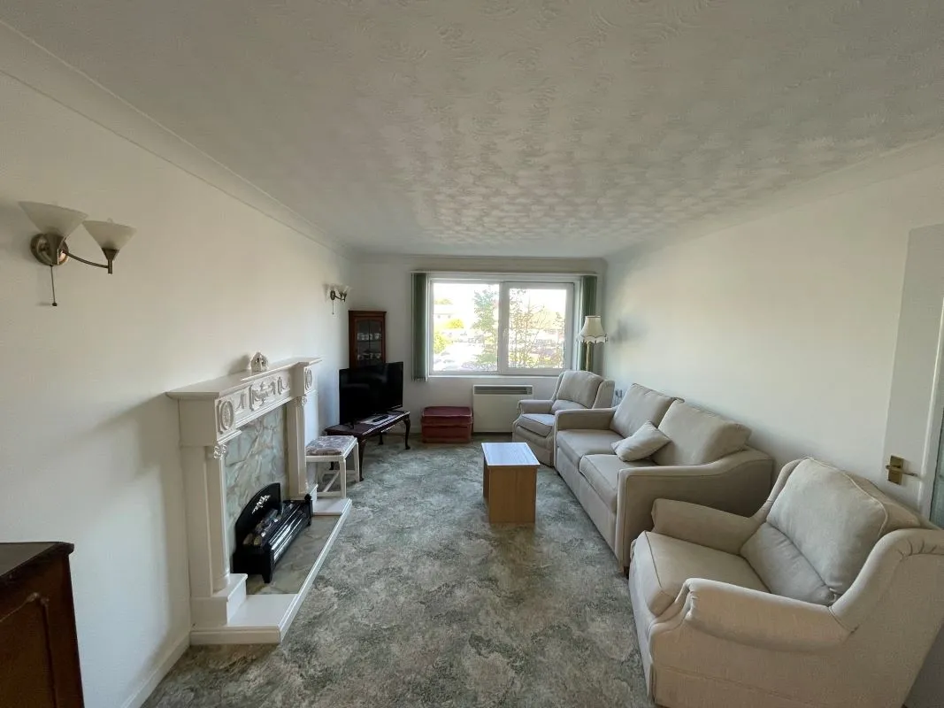 Flat 22 Homewell House, The Moors, Kidlington, Oxfordshire, OX5 2XT