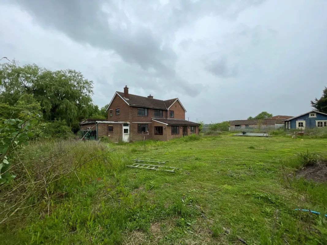 Two Hoots, Woburn Road, Marston Moretaine, Bedfordshire, MK43 0NJ