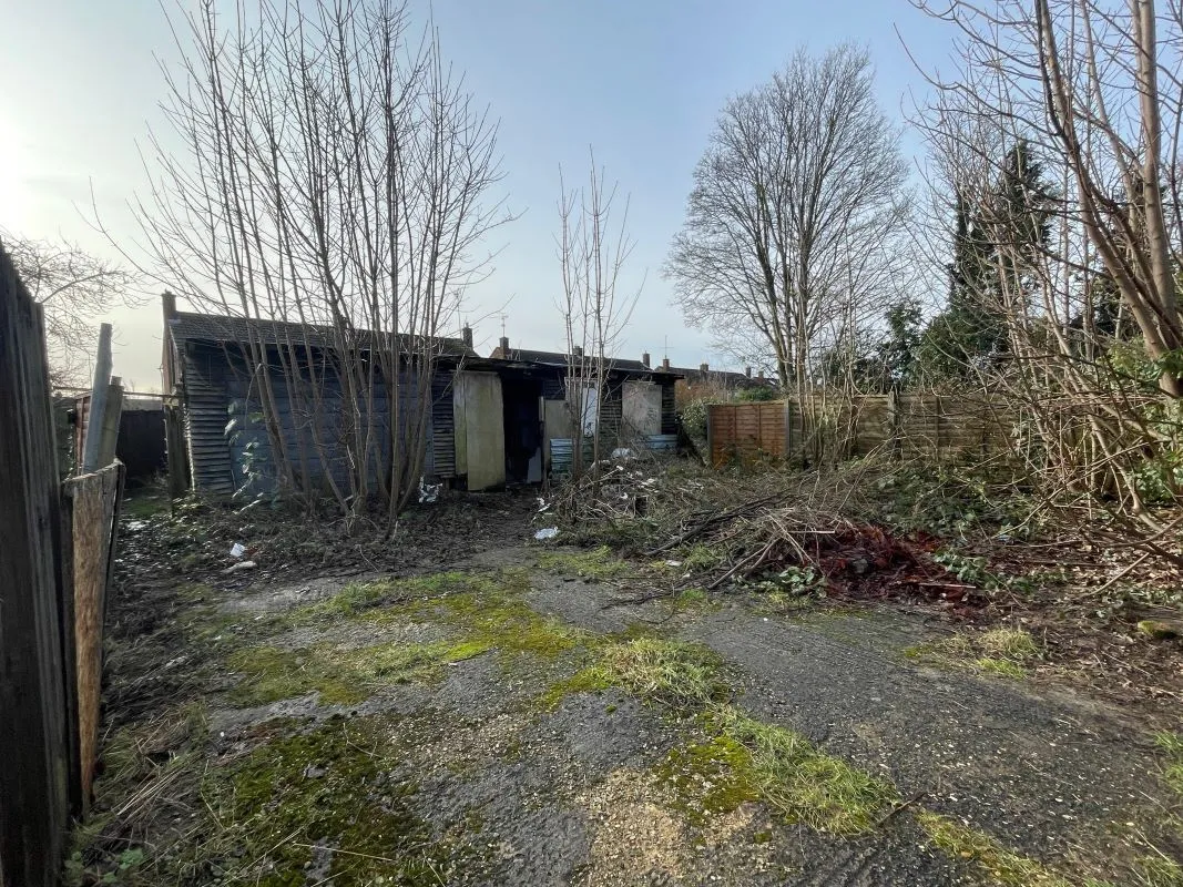 Land, Building & Freehold of 50 Limbury Road, Luton, Bedfordshire, LU3 2PL