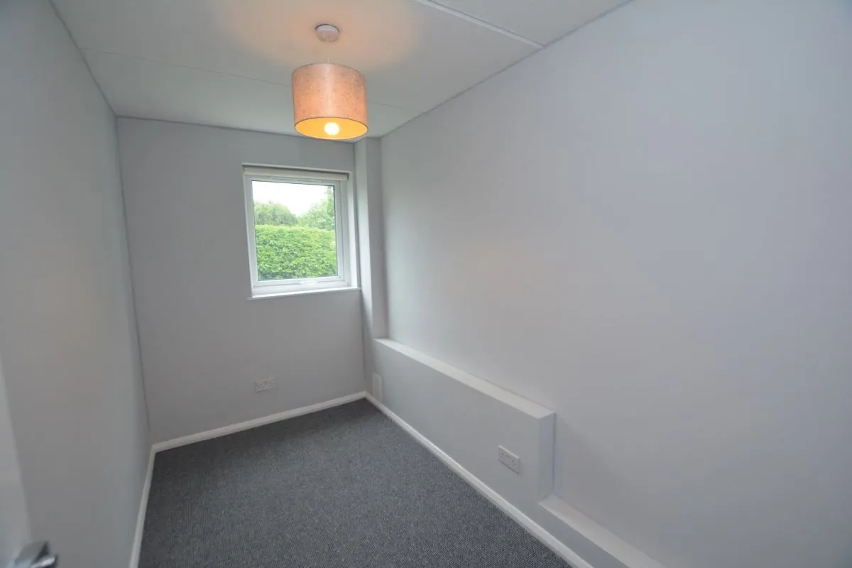 2 Warren Bank, Milton Keynes, Buckinghamshire, MK6 3AQ