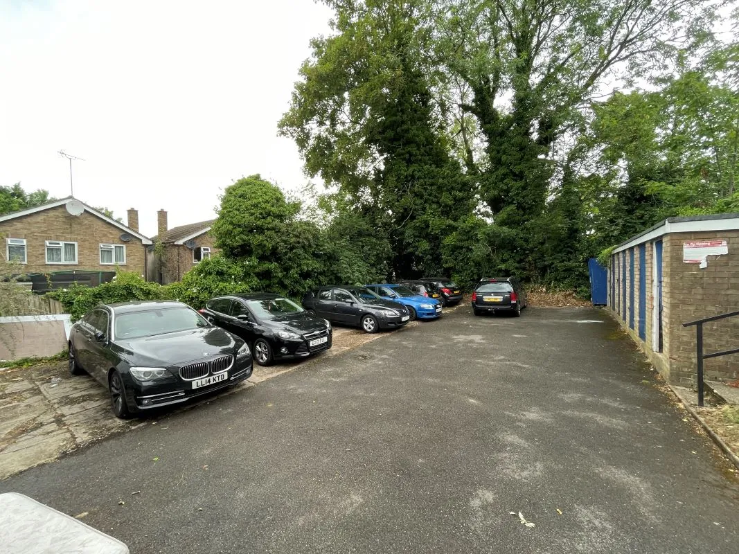 4 Wendlebury Court, 574 Dunstable Road, Luton, Bedfordshire, LU4 8RU