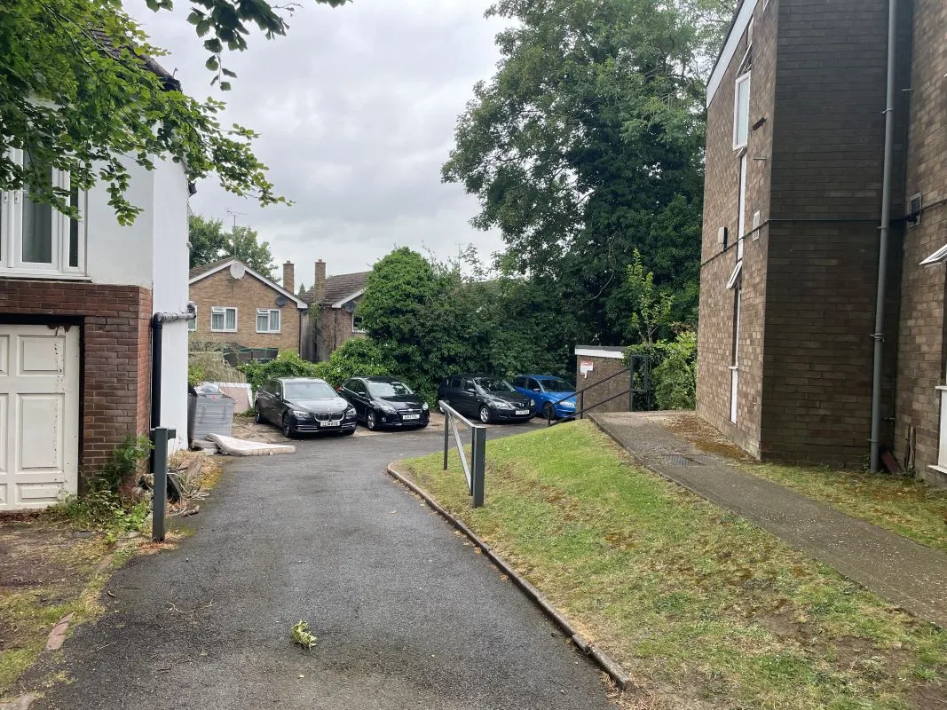 4 Wendlebury Court, 574 Dunstable Road, Luton, Bedfordshire, LU4 8RU