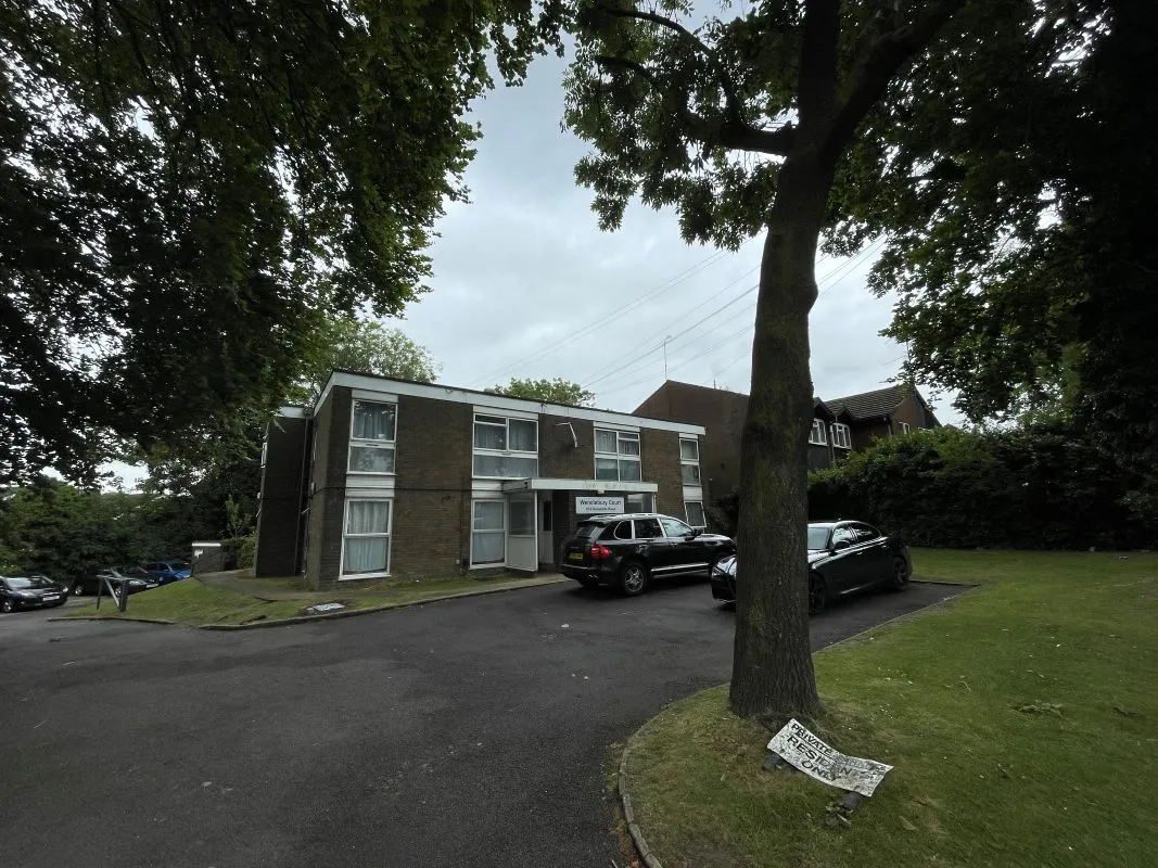 4 Wendlebury Court, 574 Dunstable Road, Luton, Bedfordshire, LU4 8RU