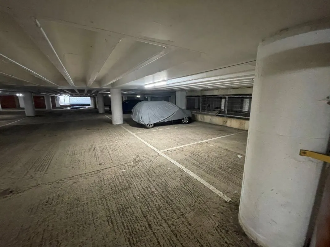 Apartment for Sale at Auction, Rossiter House, Manor Road, NN13