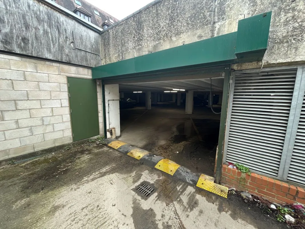 Apartment for Sale at Auction, Rossiter House, Manor Road, NN13