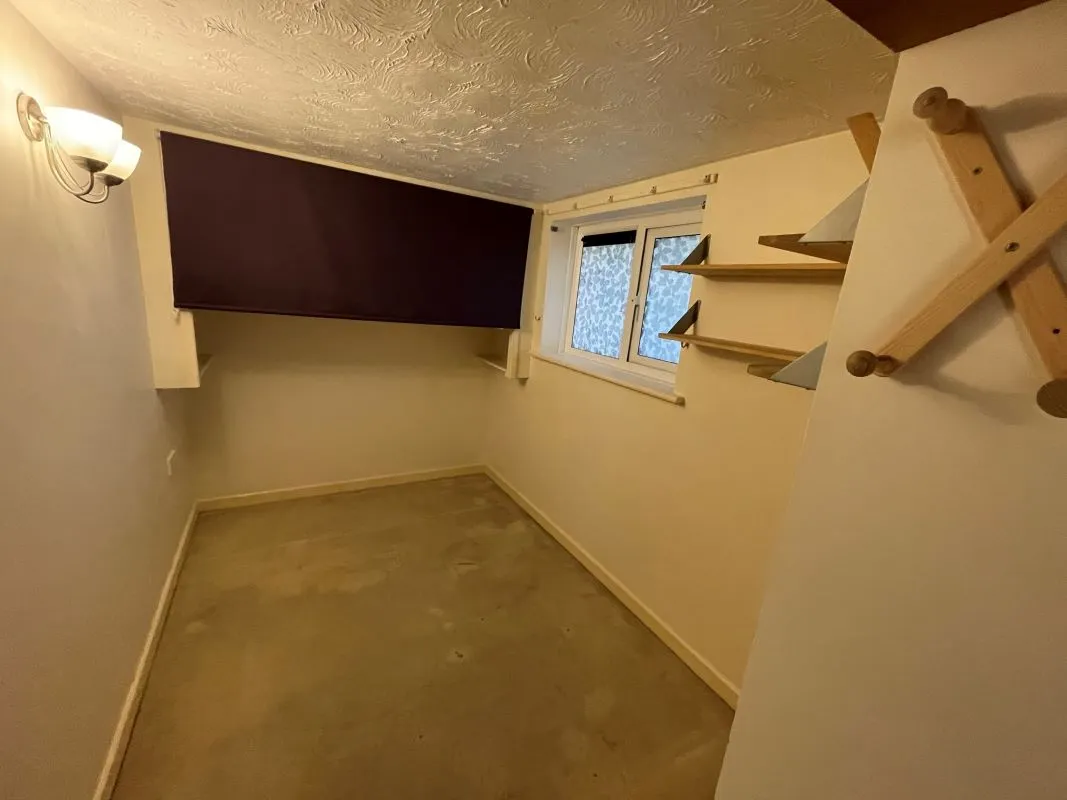 Apartment for Sale at Auction, Rossiter House, Manor Road, NN13