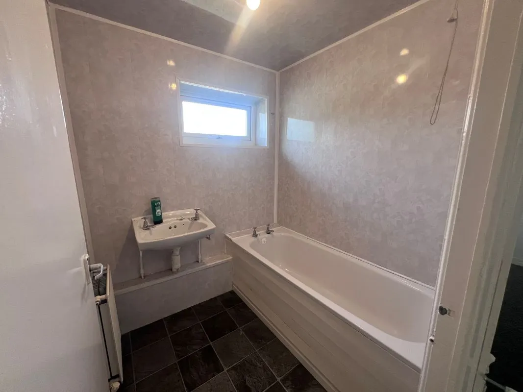 117 Oakley Green, West Auckland, County Durham, DL14 9JE