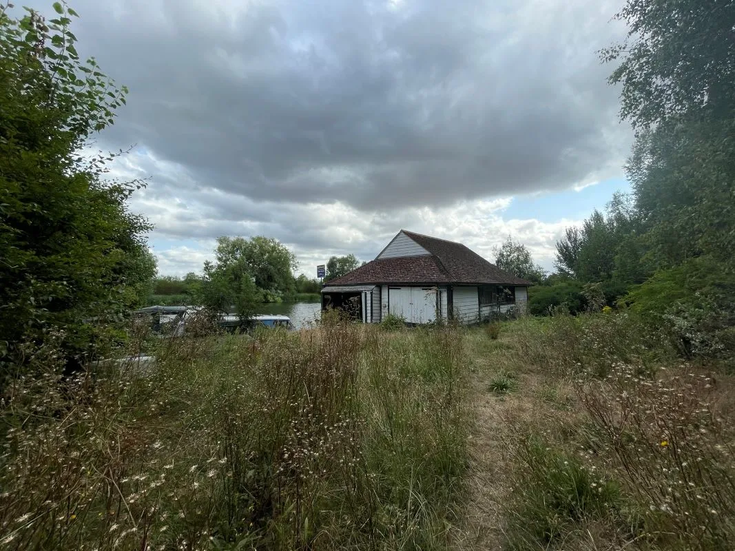 Hardwick Boathouse, Hardwick, Whitchurch on Thames, Berkshire, RG8 7RA