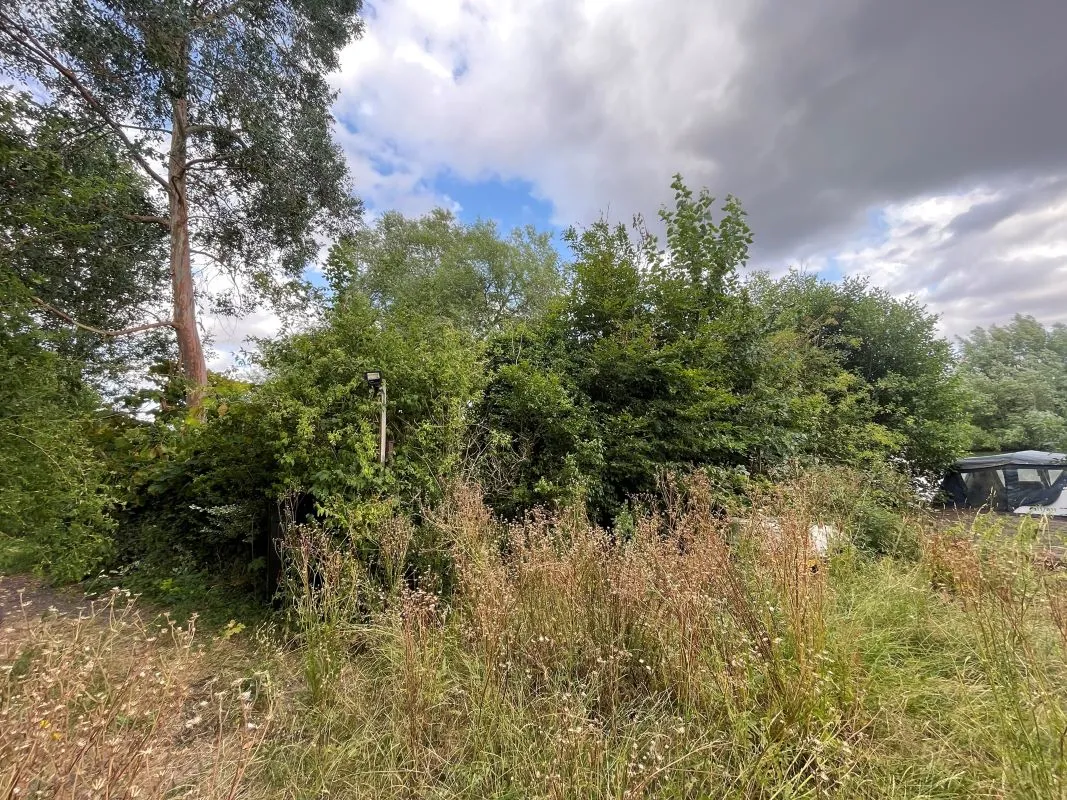 Mooring adjacent to Hardwick Boathouse, Hardwick, Whitchurch on Thames, Berkshire, RG8 7RA